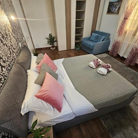 Grande Bellezza Luxury Suite เมสเตร ภายนอก รูปภาพ