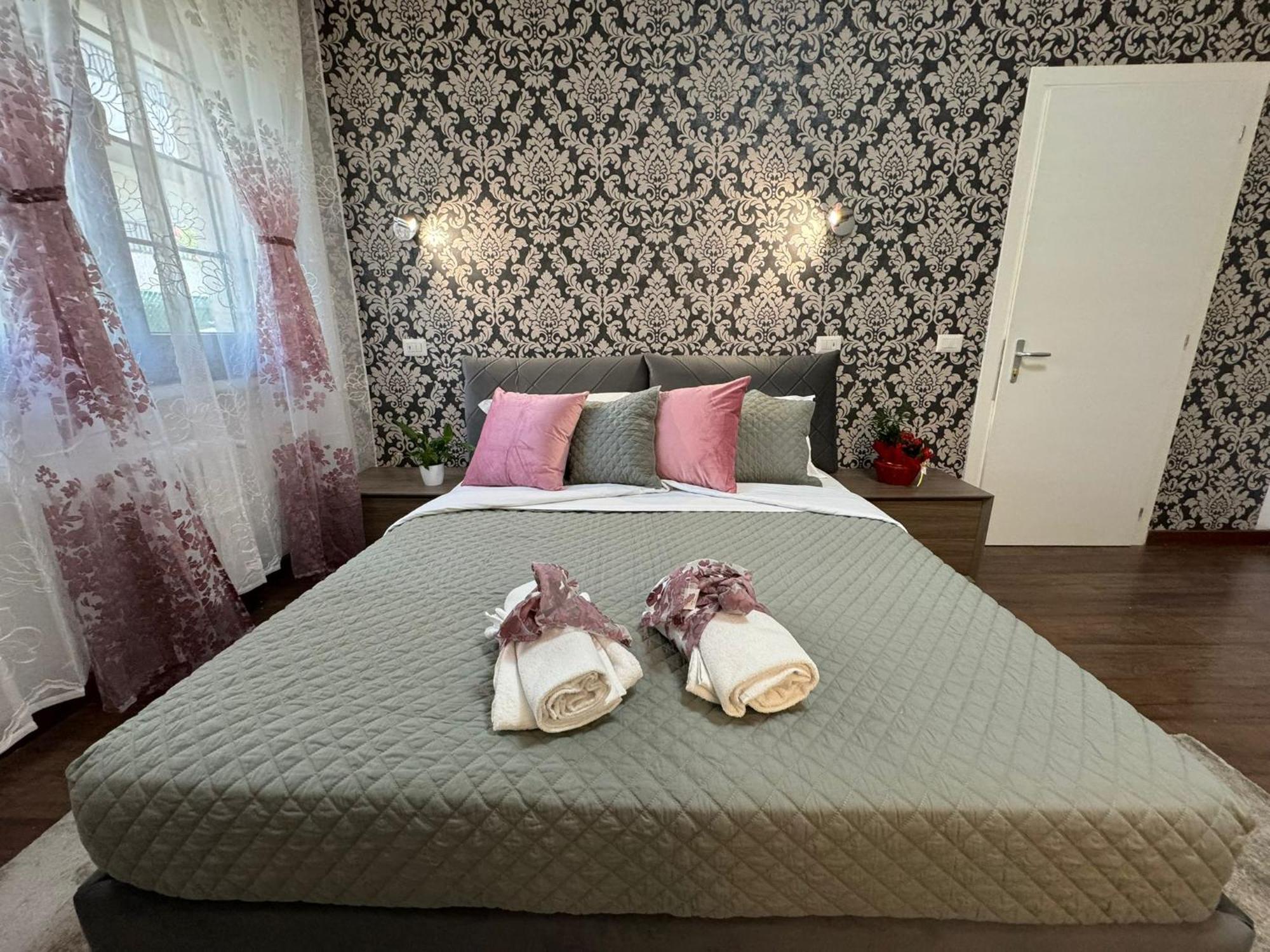 Grande Bellezza Luxury Suite เมสเตร ภายนอก รูปภาพ